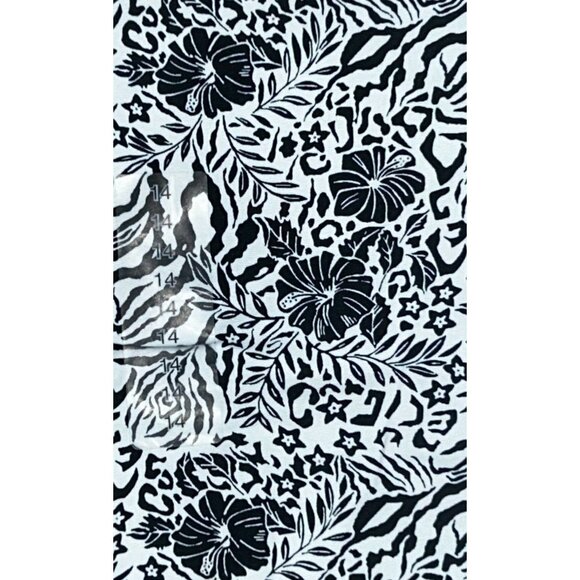 chaus secret stretch waist capri in white/black floral print Size 14 NWT - Picture 4 of 6